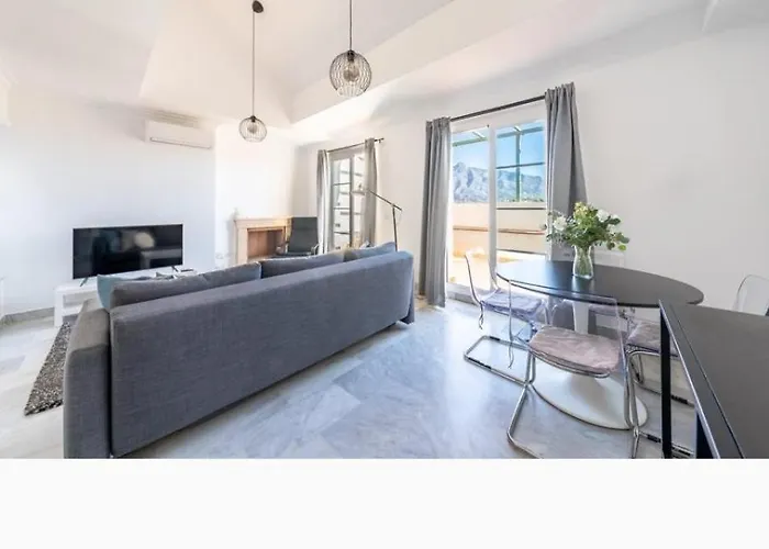 - Nueva Andalucia Aloha Estates