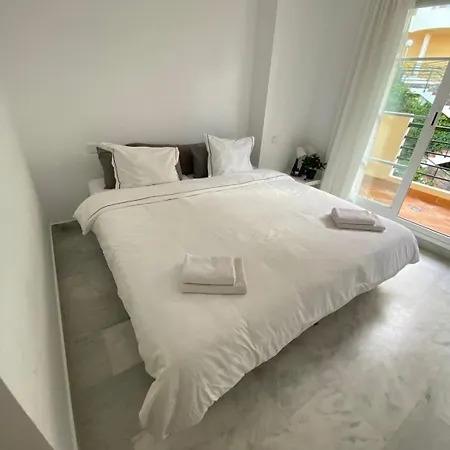 Apartment - Nueva Andalucia Aloha Estates
